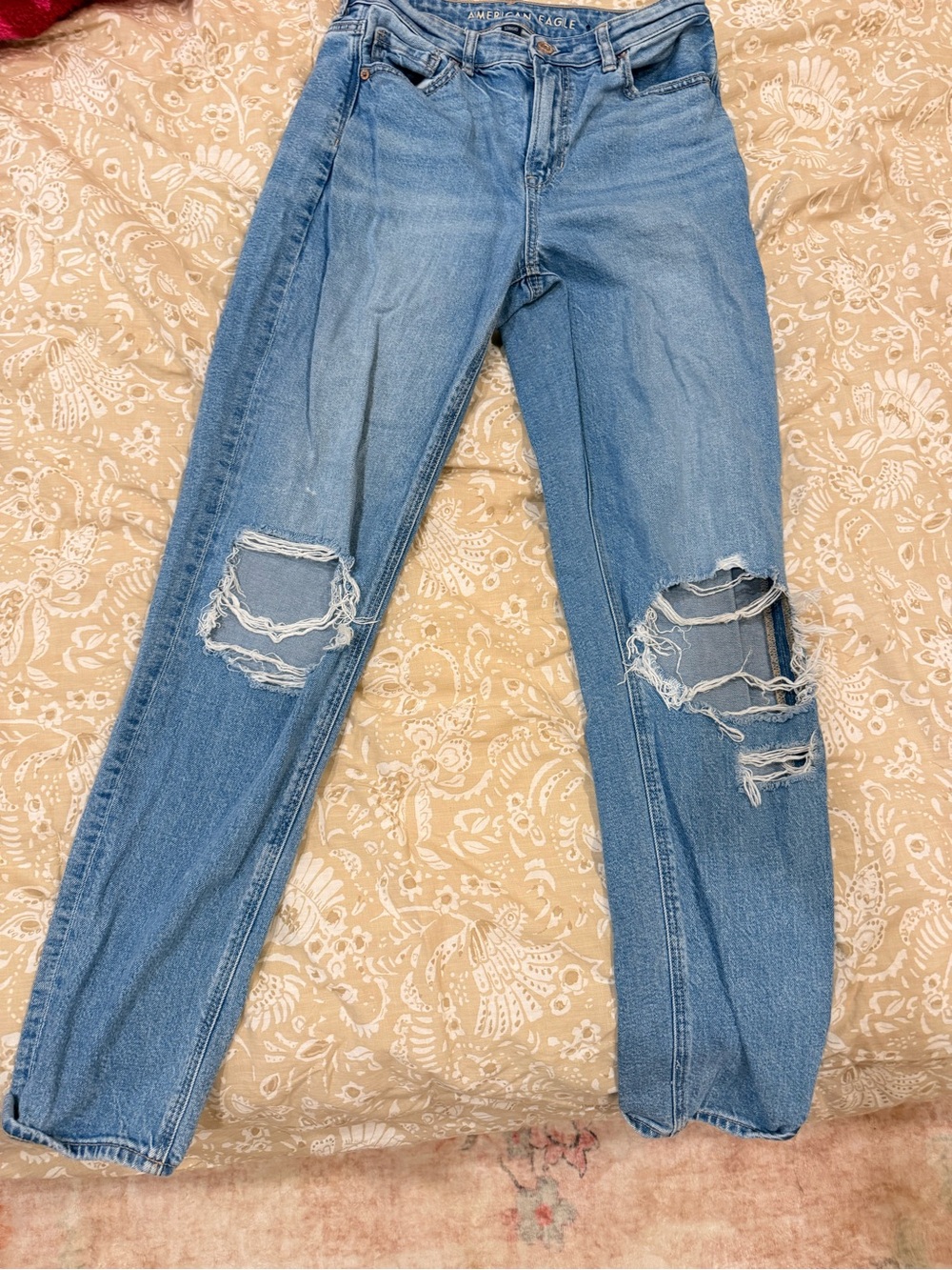 American Eagle Distressed Women's Jeans